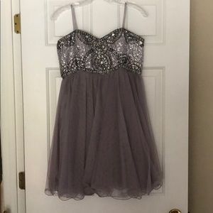 Old homecoming dress, won’t wear again